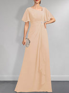 A-Linien-Kleid aus Chiffon in Bodenlänge mit asymmetrischem Schnitt, plissiert und mit Pailletten und Perlenstickerei