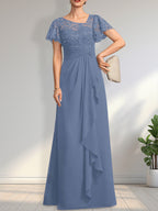 A-Linien-Kleid aus asymmetrischem Chiffon mit Illusion-Effekt, bodenlang, mit Kaskadenrüschen und Pailletten für die Mutter der Braut 