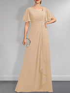 A-Linien-Kleid aus Chiffon in Bodenlänge mit asymmetrischem Schnitt, plissiert und mit Pailletten und Perlenstickerei