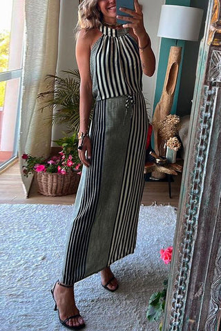 Vestido largo a rayas con cintura y cuello halter sin mangas de Meridress