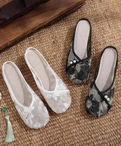 Zapatillas blancas con bordado de malla transpirable y calada 