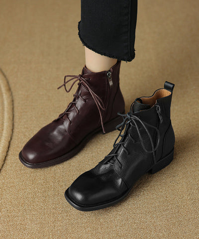 Botas marrones de piel de vaca gruesa con tiras cruzadas a la moda 