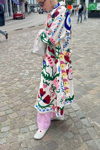 Modischer, langer Mantel mit Fruchtdruck und Kirsch-Trenchcoat 