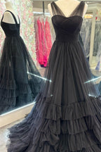 Vestido de fiesta de tul con capas y escote en V ilusión de línea A