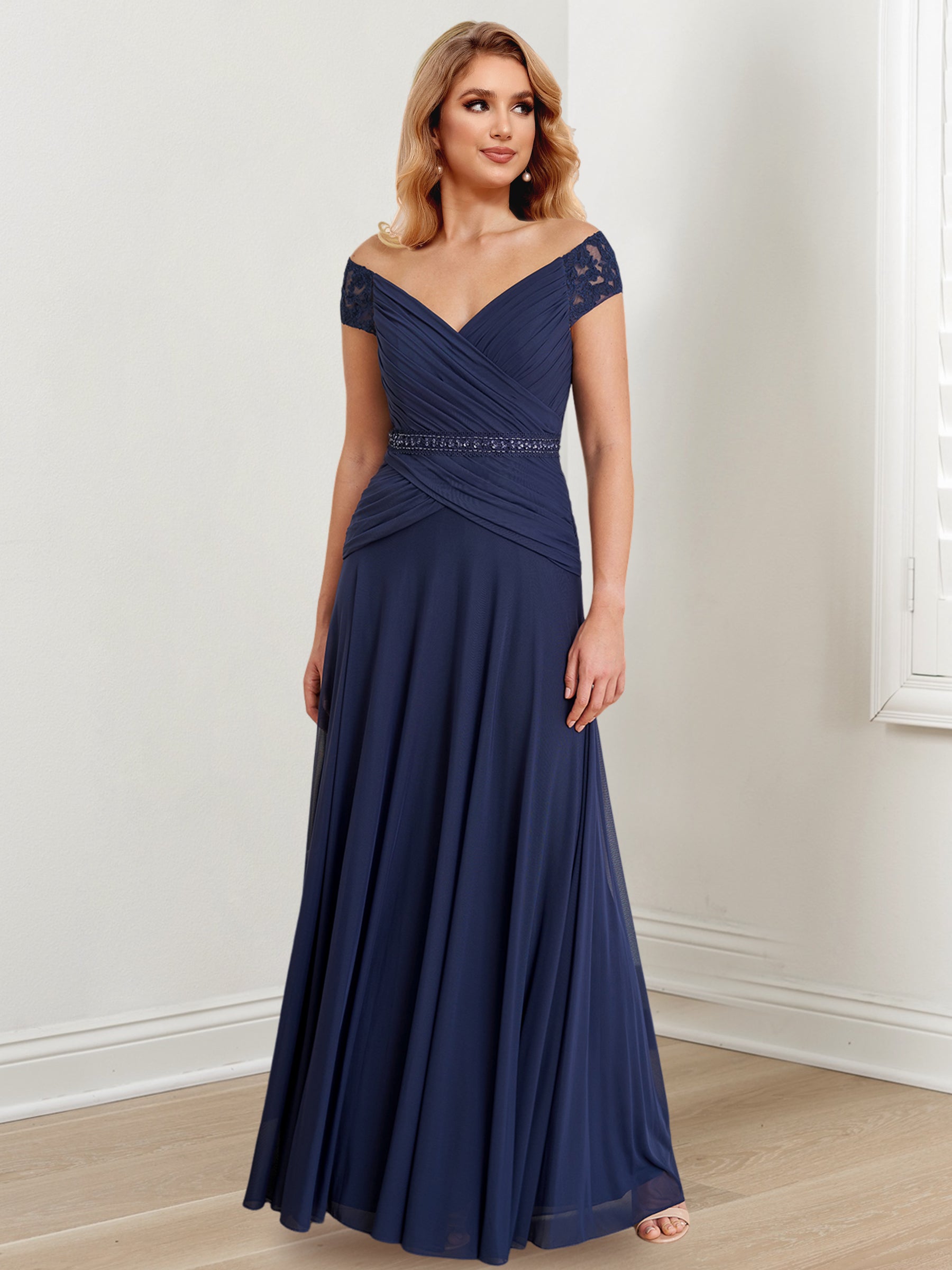 A-Linien-/Prinzessinnen-Kleid mit schulterfreiem Ausschnitt und bodenlang für die Mutter der Braut 