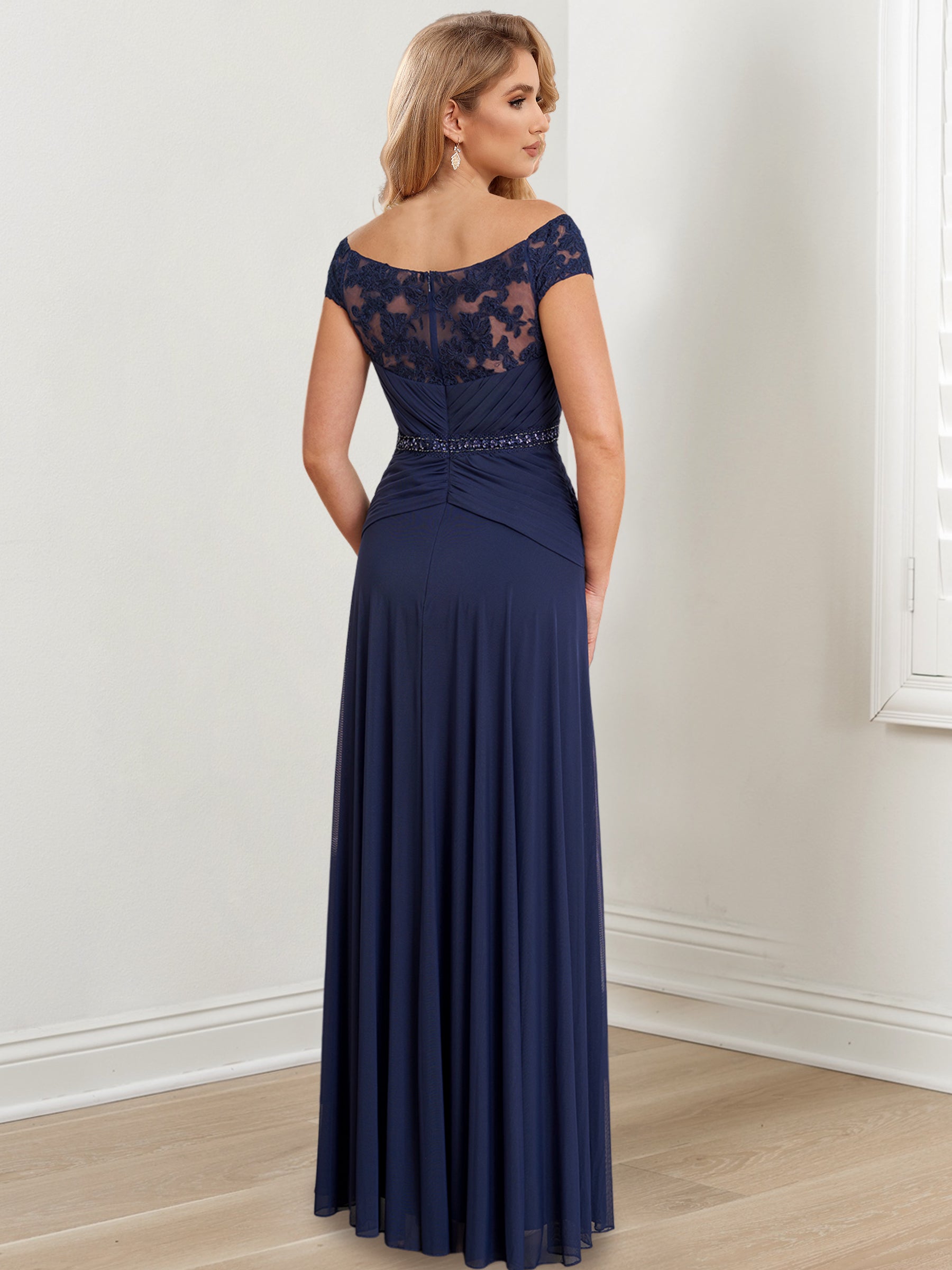 A-Linien-/Prinzessinnen-Kleid mit schulterfreiem Ausschnitt und bodenlang für die Mutter der Braut 