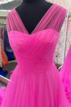 Vestido de fiesta de tul con capas y escote en V ilusión de línea A