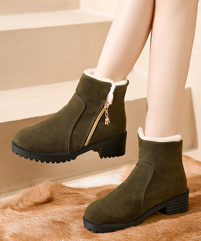 Schwarze klobige Stiefel mit Reißverschluss und flauschigem Wollfutter 