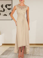 Champagnerfarbenes A-Linien-Chiffonkleid mit Rundhalsausschnitt und Spitze