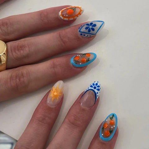 Blue and White Porcelain StyleCarefully designed pure handmade press-on gel nails