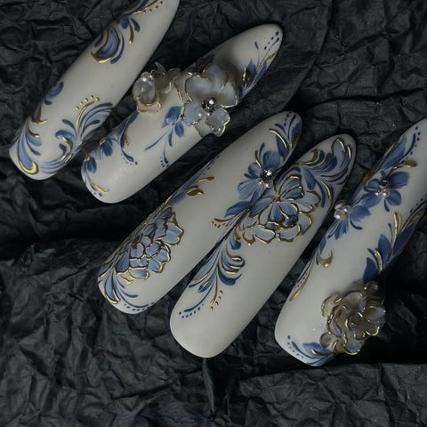 Blue and White Porcelain Long Oval NailsCarefully designed pure handmade press-on gel nails