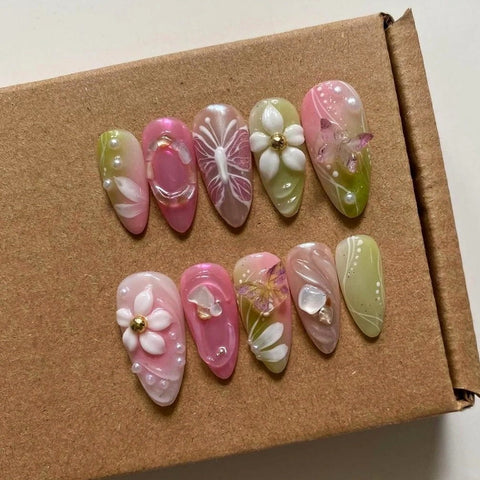 Butterfly and Five Petaled FlowerCarefully designed pure handmade press-on gel nails