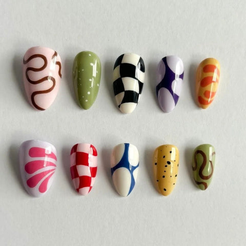 Black and White GridCarefully designed pure handmade press-on gel nails