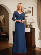 Etuikleid/Säulenkleid mit V-Ausschnitt, Illusion-Detail, bodenlang, aus Chiffonspitze und plissierten Pailletten für die Mutter der Braut 