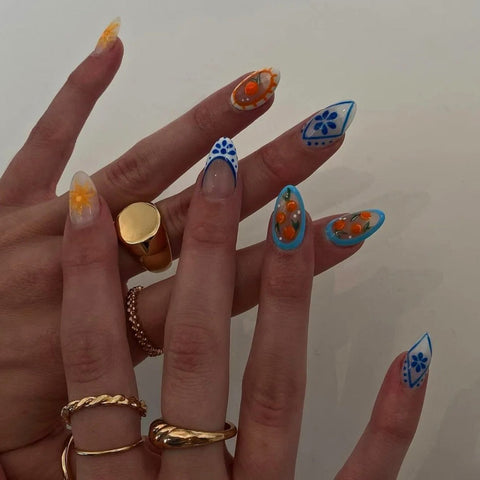 Blue and White Porcelain StyleCarefully designed pure handmade press-on gel nails