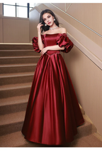 Vestido de fiesta largo de satén con cuentas y mangas abullonadas de princesa en forma de A