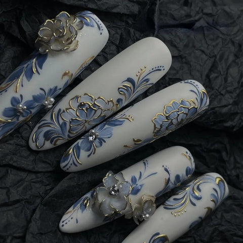 Blue and White Porcelain Long Oval NailsCarefully designed pure handmade press-on gel nails