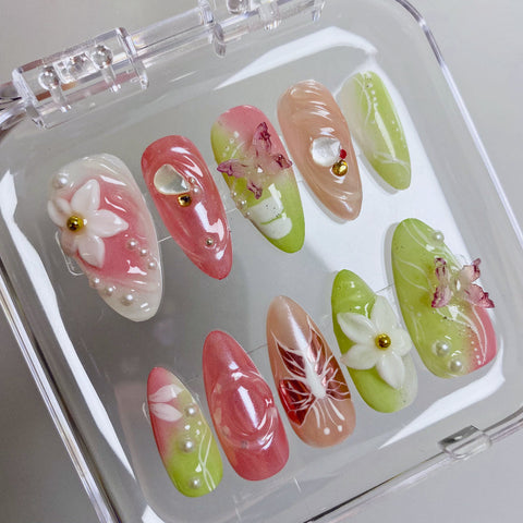 Butterfly and Five Petaled FlowerCarefully designed pure handmade press-on gel nails
