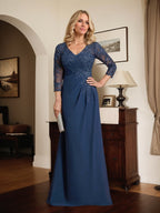Etuikleid/Säulenkleid mit V-Ausschnitt, Illusion-Detail, bodenlang, aus Chiffonspitze und plissierten Pailletten für die Mutter der Braut 