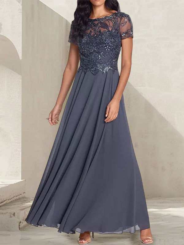 Anthrazitgraues, A-Linien-Kleid mit Rundhalsausschnitt und Perlenstickerei für die Mutter der Braut