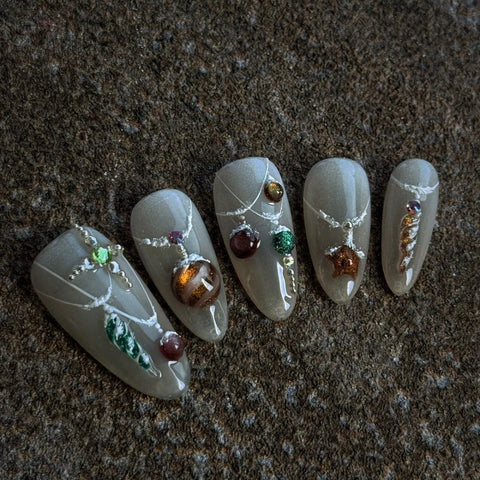 NewChristmas LightsCarefully designed pure handmade press-on gel nails