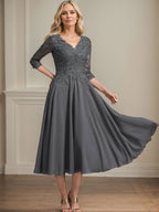 A-Linien-Kleid aus Chiffonspitze mit V-Ausschnitt, Teelänge, Perlen- und Paillettenstickerei für die Mutter der Braut 