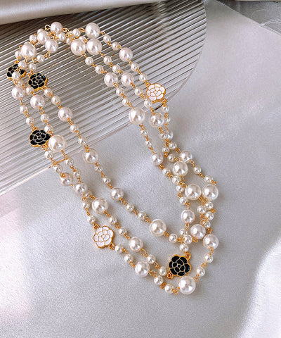 Collar bohemio de cuentas adornadas con camelia y perla de aleación de plata esterlina blanca 