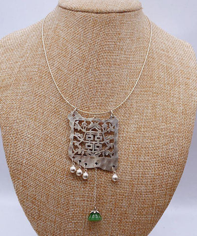 Collar de lazo con borlas de jade y plata de ley de seda vintage 