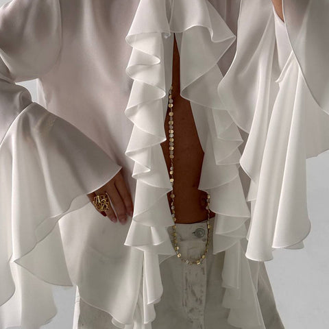 Bluse aus transparentem Chiffon mit Rundhalsausschnitt, Glockenärmeln und Wasserfall-Rüschen 