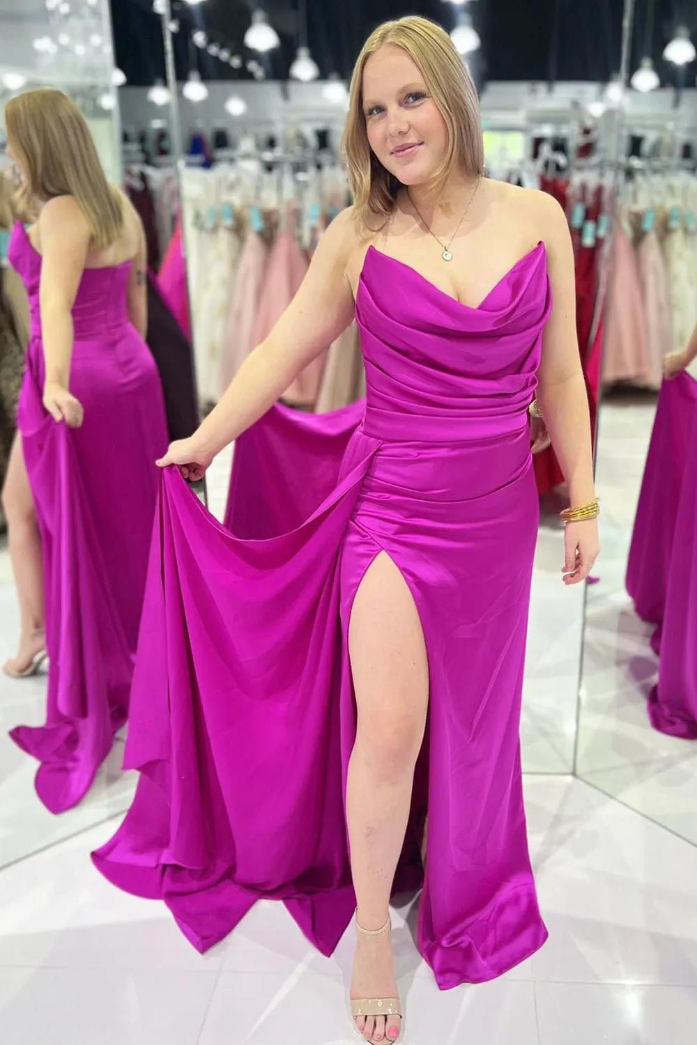 Pfauengrünes, trägerloses, langes Meerjungfrauen-Abendkleid aus Satin mit Schlitz