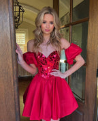 Vestido corto de fiesta con hombros descubiertos y corte A