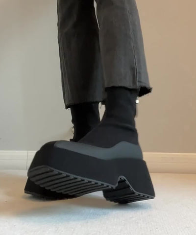 Botas negras de plataforma con cremallera y empalme de moda 