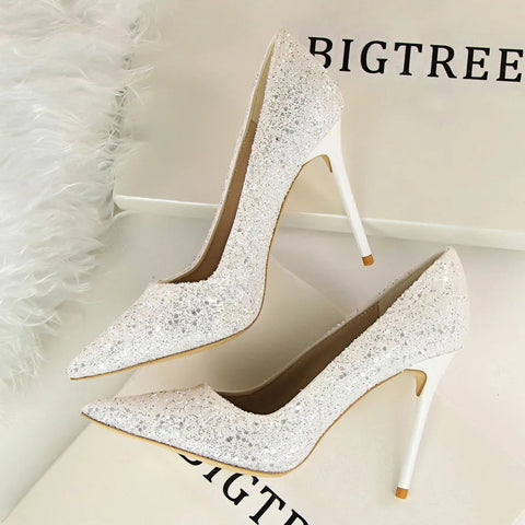 Zapatos de verano nuevos de estilo europeo para mujer, tacones altos, boca baja, puntiagudos, brillantes, sexis, delgados, para discoteca, tacones altos, zapatos individuales 