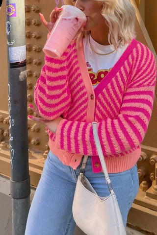 Rosa gestreifter Cardigan mit Knöpfen, V-Ausschnitt und überschnittenen Schultern