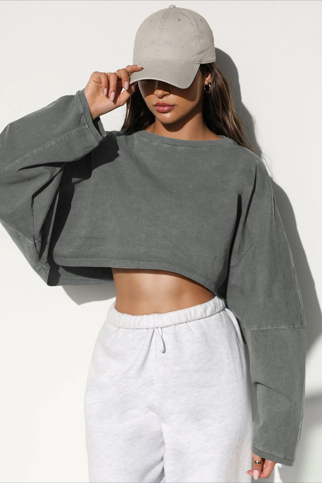 Solid Cropped Crew Neck Sweatshirt