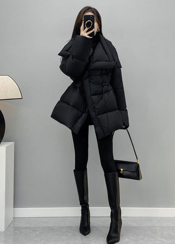 Diy schwarzer Wintermantel mit Peter-Pan-Kragen und Entendaunen 