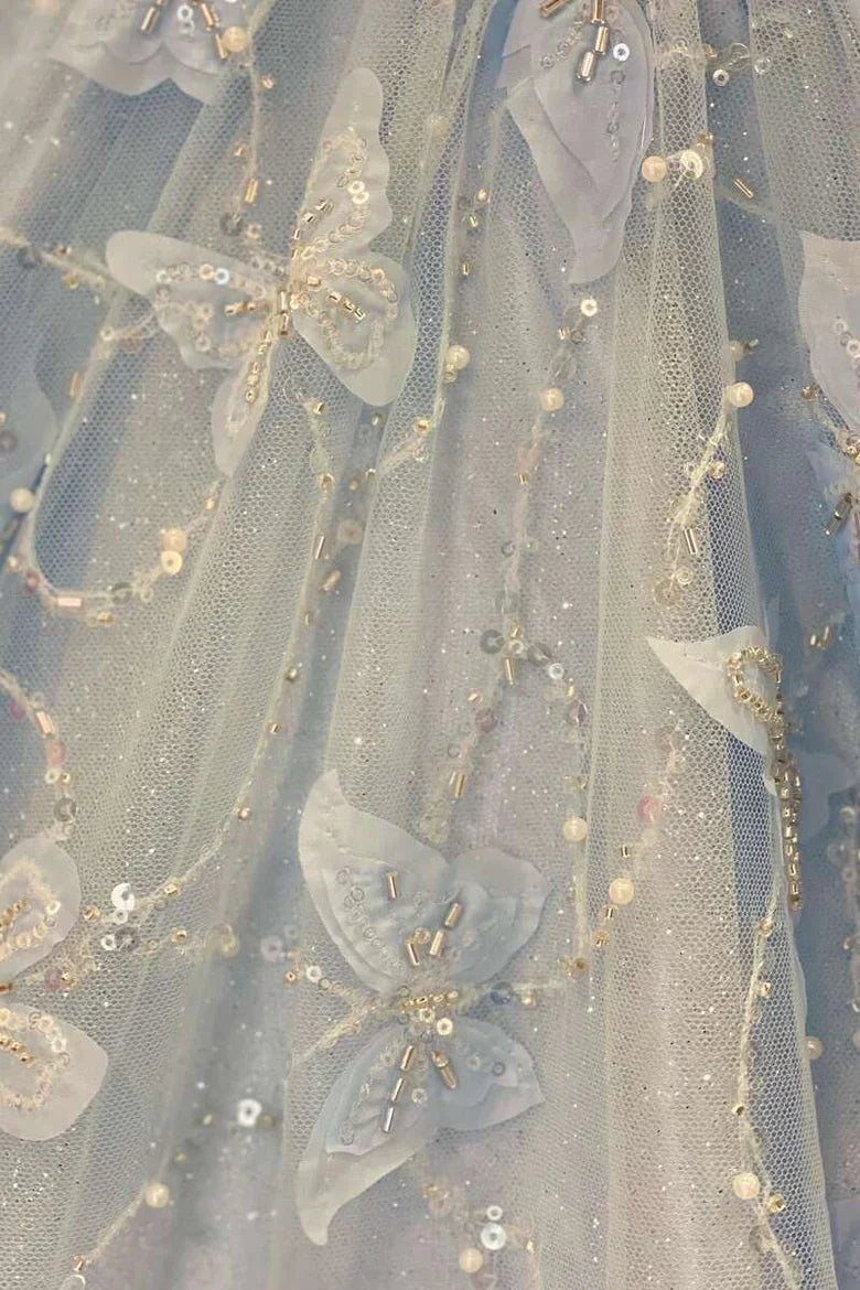 Vestido de fiesta de satén con encaje y hombros descubiertos