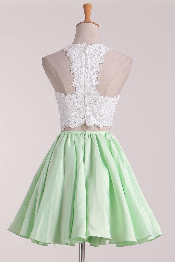 Zweiteilige Scoop-Homecoming-Kleider A-Linie Satin mit Applikationen