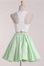 Zweiteilige Scoop-Homecoming-Kleider A-Linie Satin mit Applikationen
