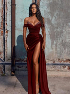 Vestido de fiesta largo de satén con corte sirena y abertura