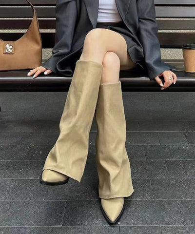 Einzigartige klobige Plateaustiefel in Khaki 