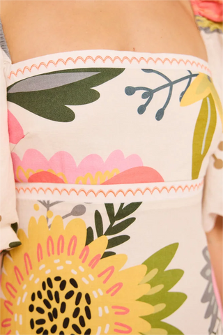 Vestido midi floral con cuello cuadrado y mangas abullonadas 