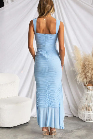 Castine – Stretch-Maxikleid mit Netzstoff-Overlay und hochgeschlossenem Rüschensaum 