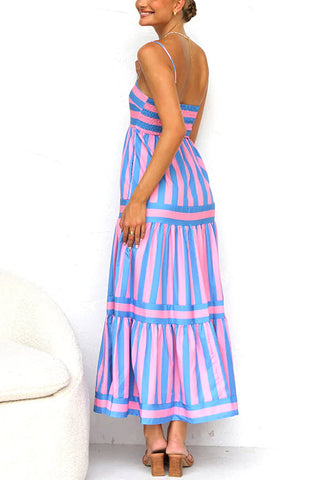 Vestido largo de rayas con bloques de color y volantes con tirantes finos de Meridress