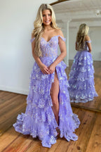 Vestido de fiesta con corsé, hombros descubiertos y volantes de encaje
