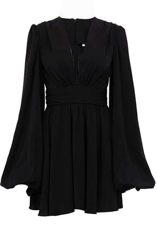Vestido mini Amelia con escote en V profundo 