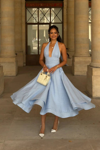Amalfi Sky - Vestido midi de doble capa con cuello halter 