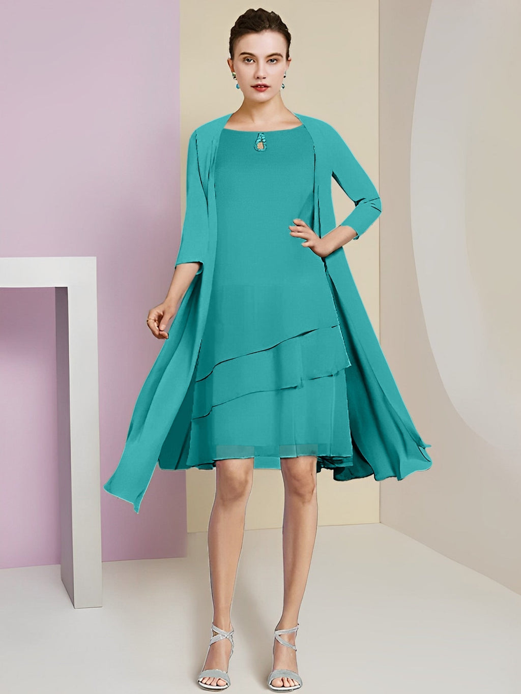 Vestidos de madre de la novia de corte A/princesa con escote joya y largo hasta la rodilla 