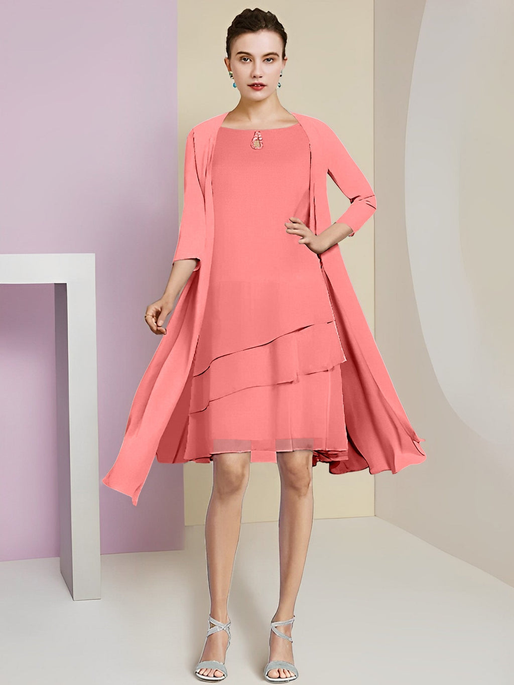 Vestidos de madre de la novia de corte A/princesa con escote joya y largo hasta la rodilla 