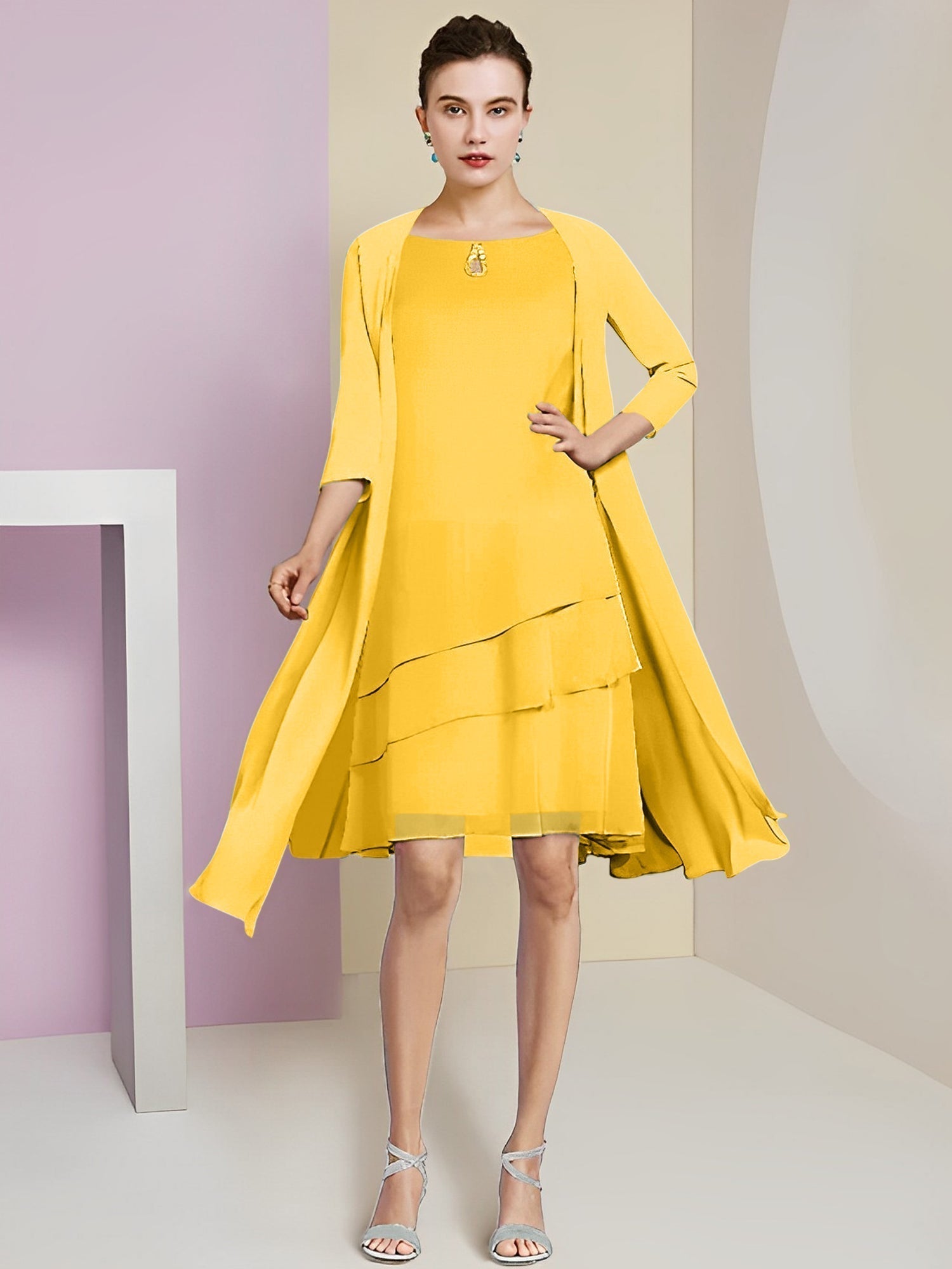 Vestidos de madre de la novia de corte A/princesa con escote joya y largo hasta la rodilla 
